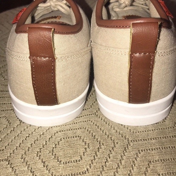 Penguin by Munsingwear  boys linen dress sneaker. - Picture 6 of 7